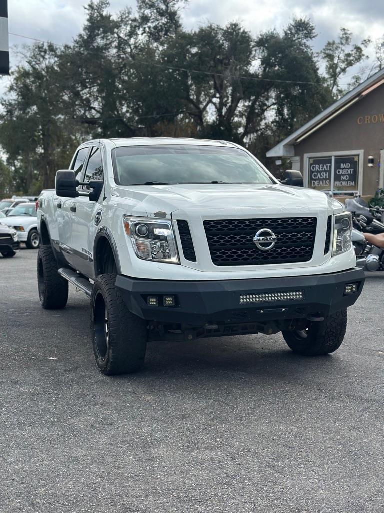 Nissan Titan XD SL 4WD Diesel 2017