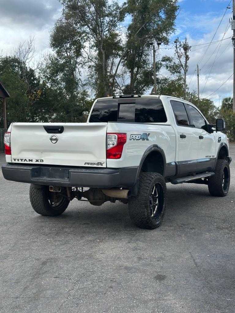 Nissan Titan XD SL 4WD Diesel 2017