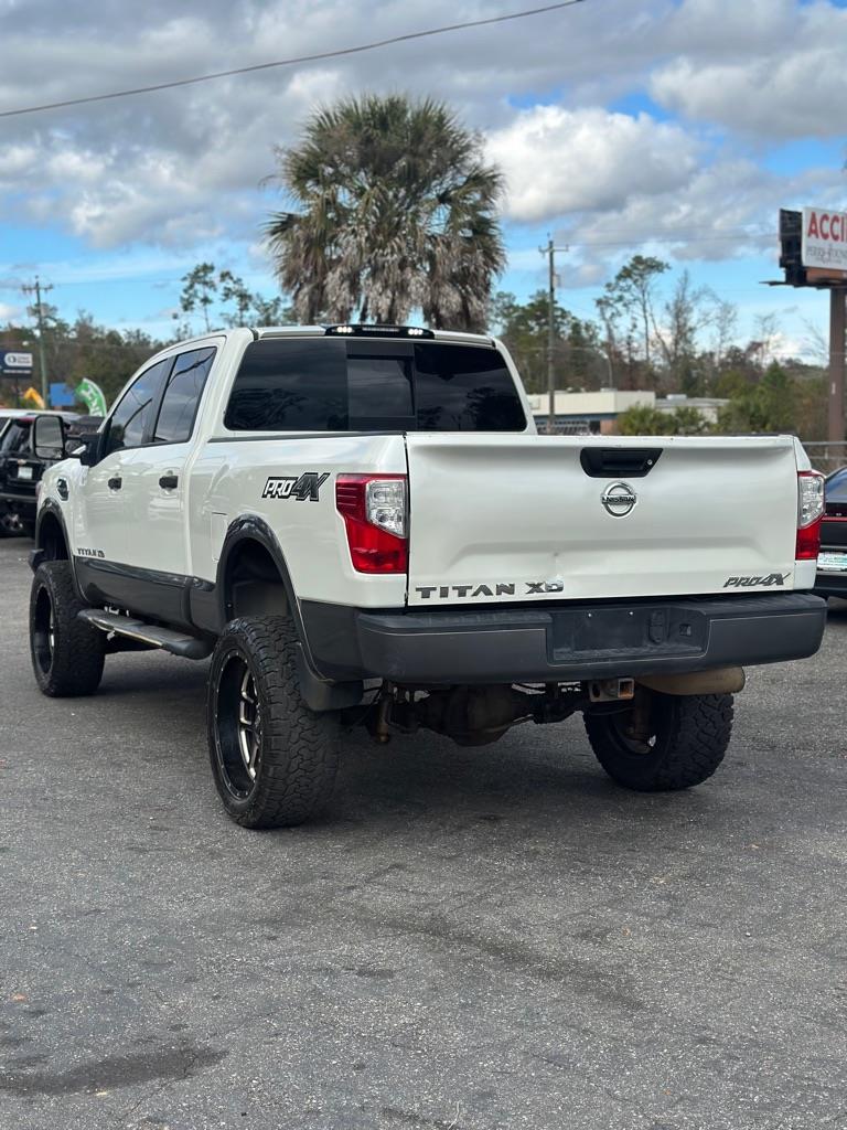 Nissan Titan XD SL 4WD Diesel 2017