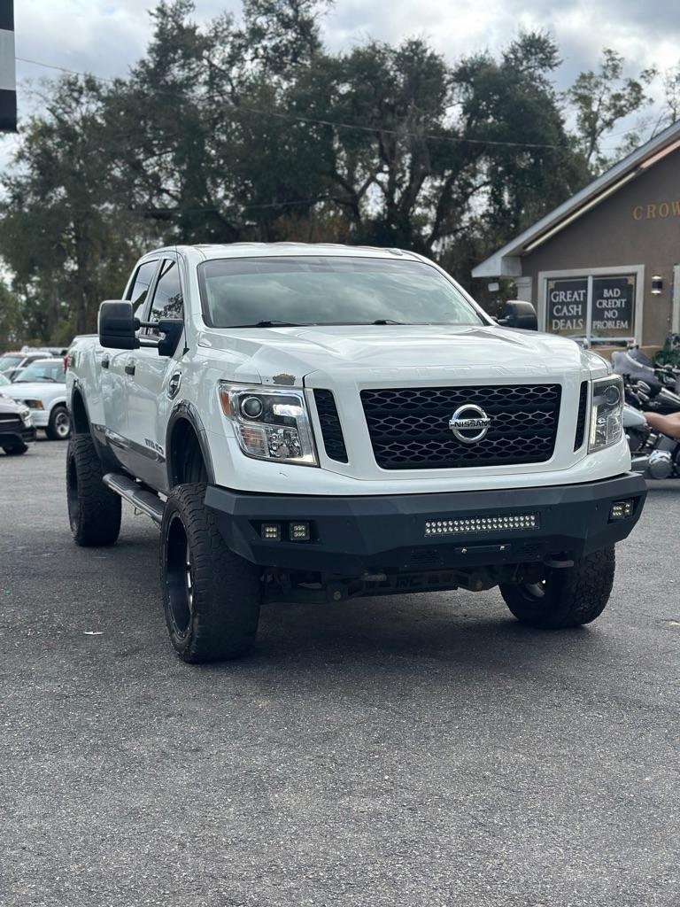 Nissan Titan XD 4x4 Diesel Crew Cab PRO-4X 2017