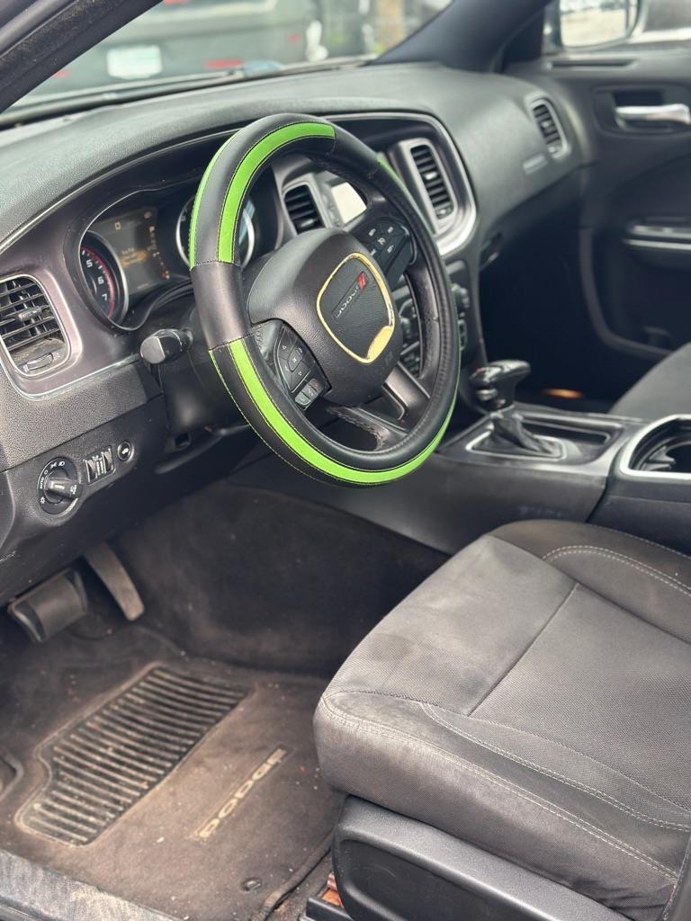 Dodge Charger SE 2015