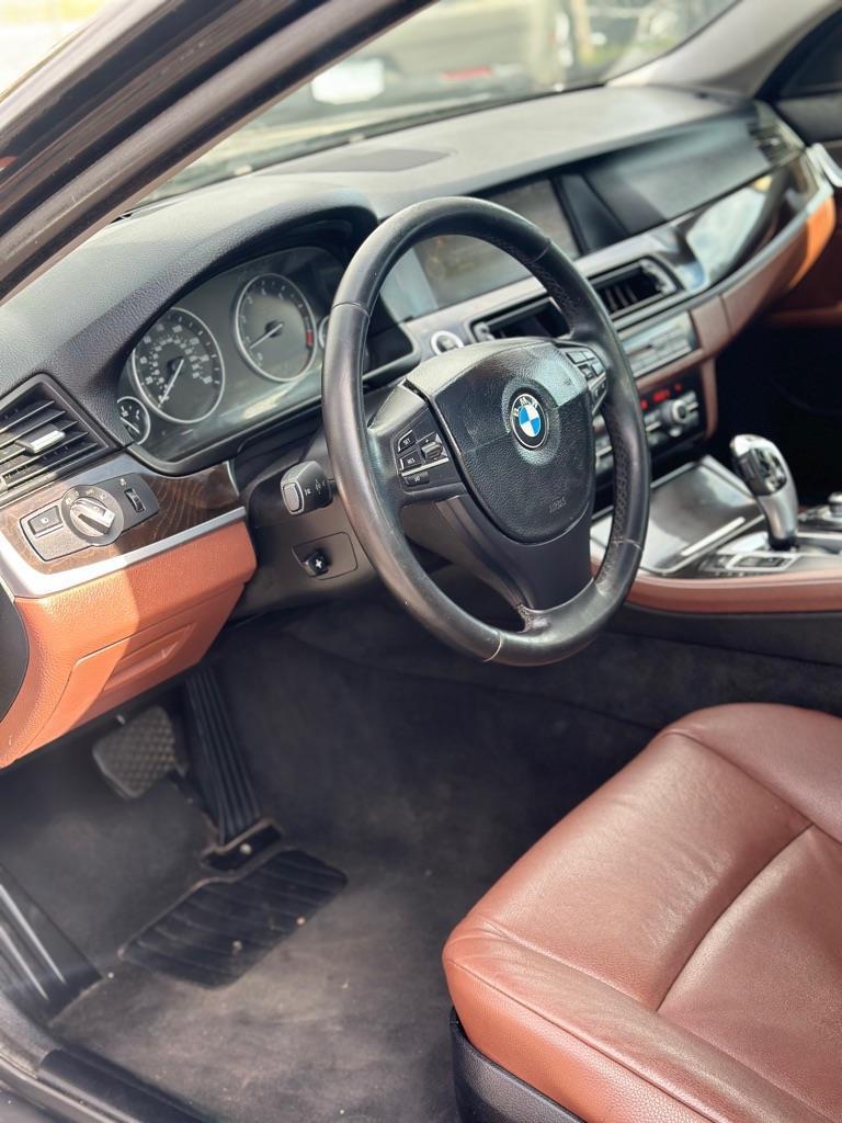 BMW 5-Series 4dr Sdn 528i RWD 2013