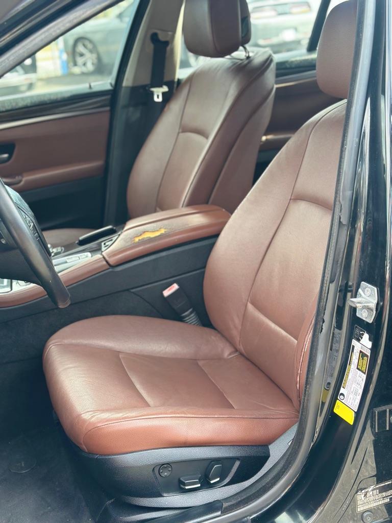 BMW 5-Series 4dr Sdn 528i RWD 2013