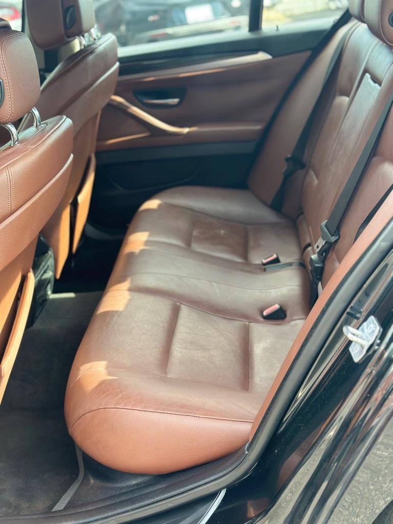 BMW 5-Series 4dr Sdn 528i RWD 2013