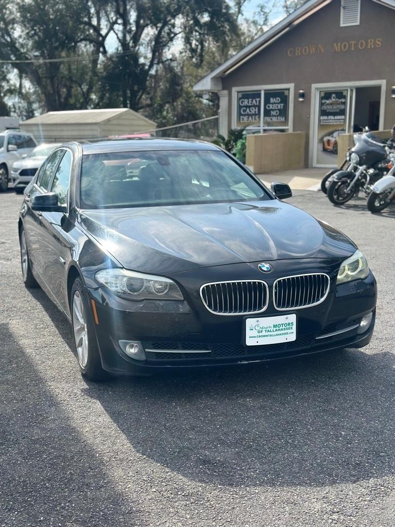 BMW 5-Series 4dr Sdn 528i RWD 2013