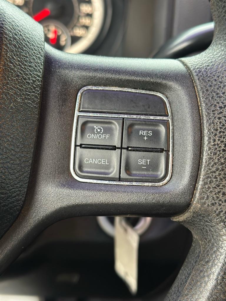 RAM 1500 Tradesman/Express Crew Cab SWB 2WD 2014