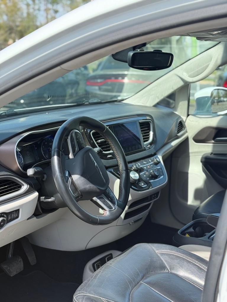 Chrysler Pacifica Touring-L FWD 2017