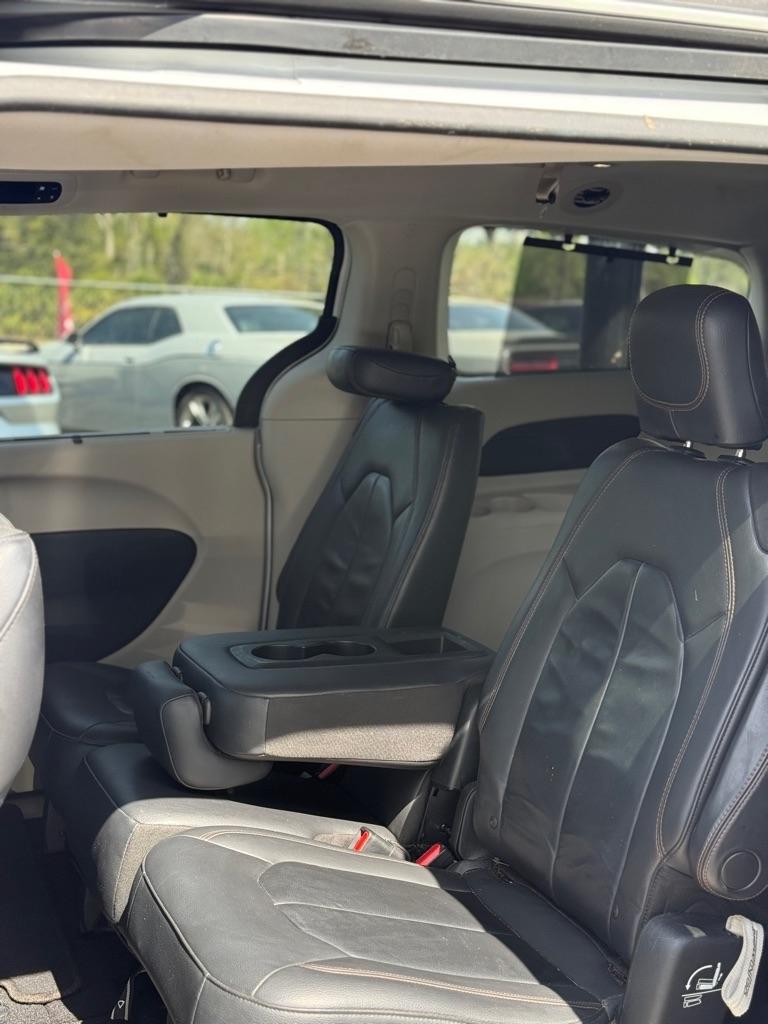 Chrysler Pacifica Touring-L FWD 2017