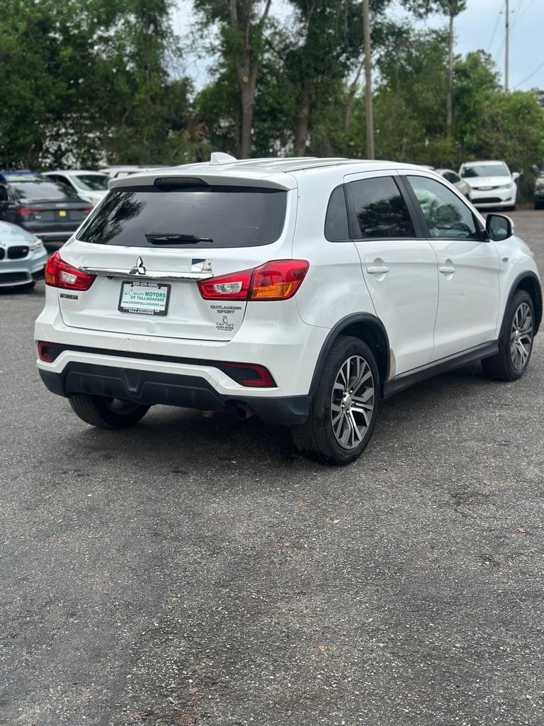 Mitsubishi Outlander Sport ES 2.0 CVT 2018