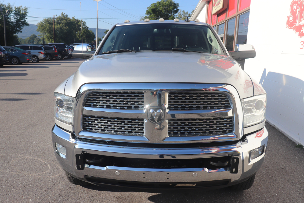 RAM 3500 Laramie 4x4 Crew Cab 8' Box 2018 RAM 3500 Laramie 4x4 Crew Cab 8' Box 2018