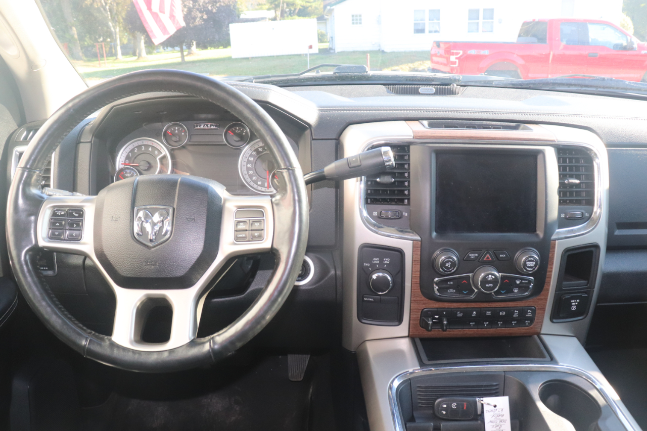 RAM 3500 Laramie 4x4 Crew Cab 8' Box 2018 RAM 3500 Laramie 4x4 Crew Cab 8' Box 2018