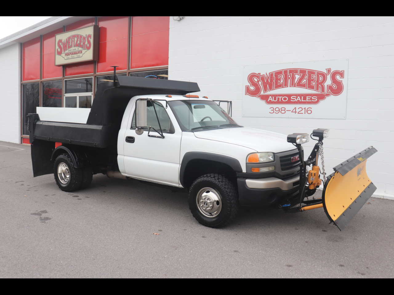 2005 GMC Sierra 3500 Reg Cab 137.0" WB, 60.4" CA 4WD WT