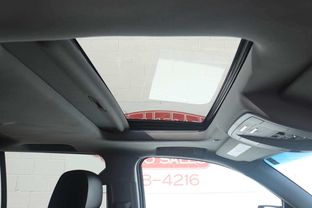 Chevrolet Suburban 4WD 4dr 1500 LT 2018