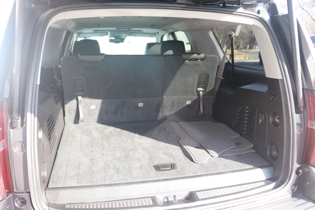 Chevrolet Suburban 4WD 4dr 1500 LT 2018