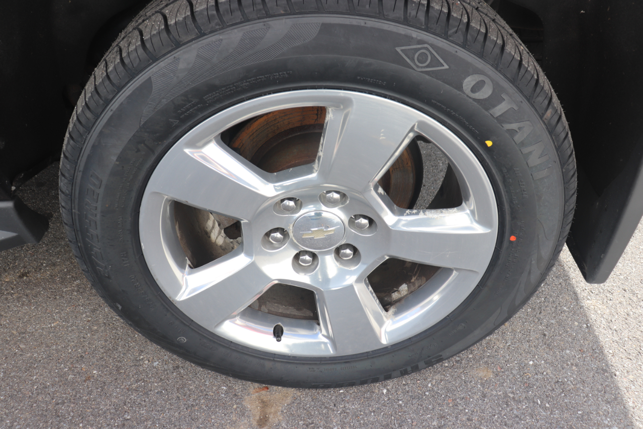 Chevrolet Suburban 4WD 4dr 1500 LT 2018