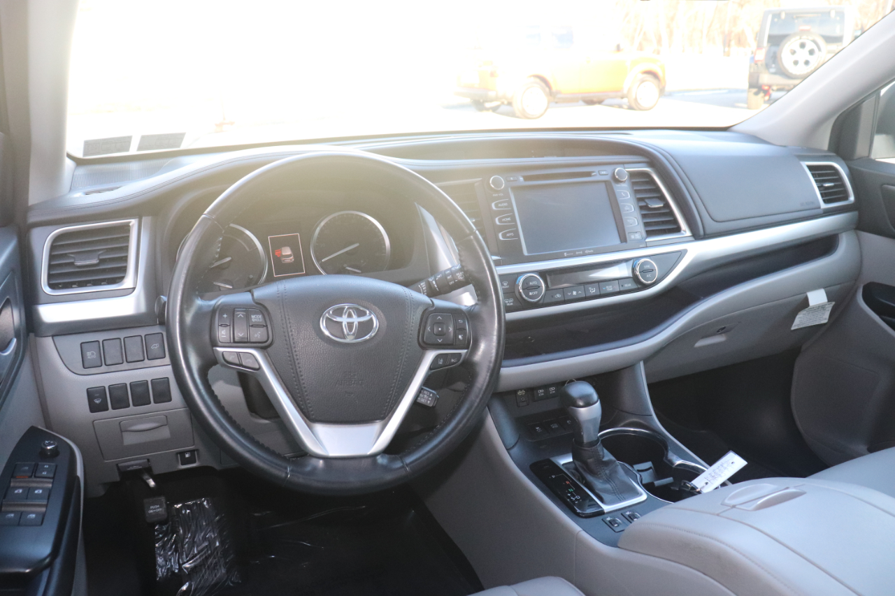Toyota Highlander Hybrid XLE V6 AWD (Natl) 2018
