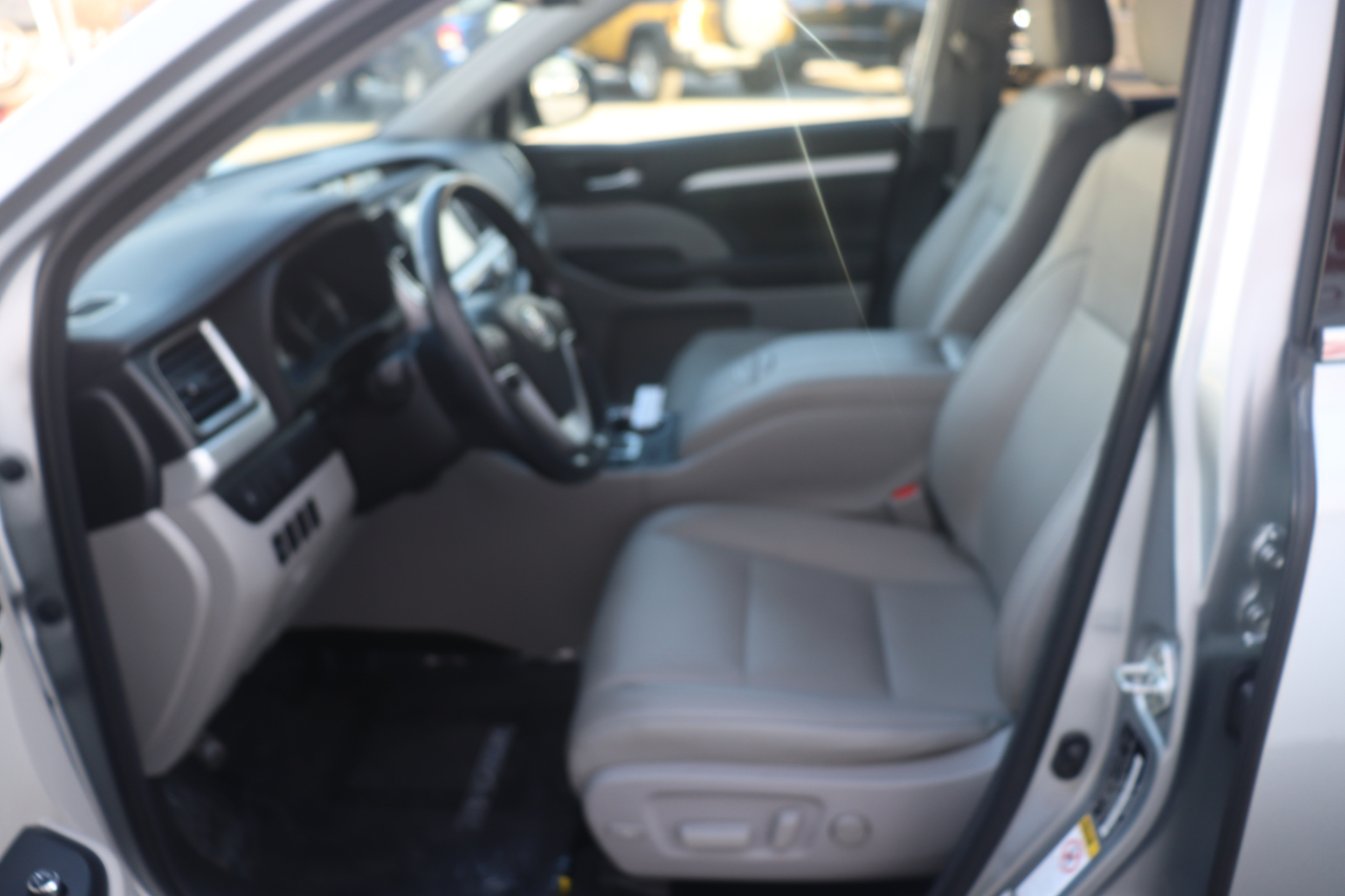 Toyota Highlander Hybrid XLE V6 AWD (Natl) 2018