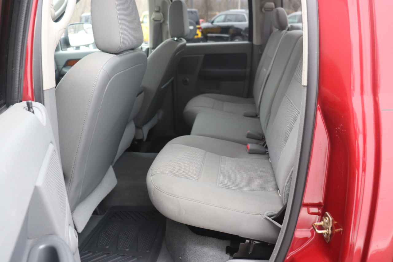 Dodge Ram 2500 4dr Quad Cab 140.5 4WD SLT 2006