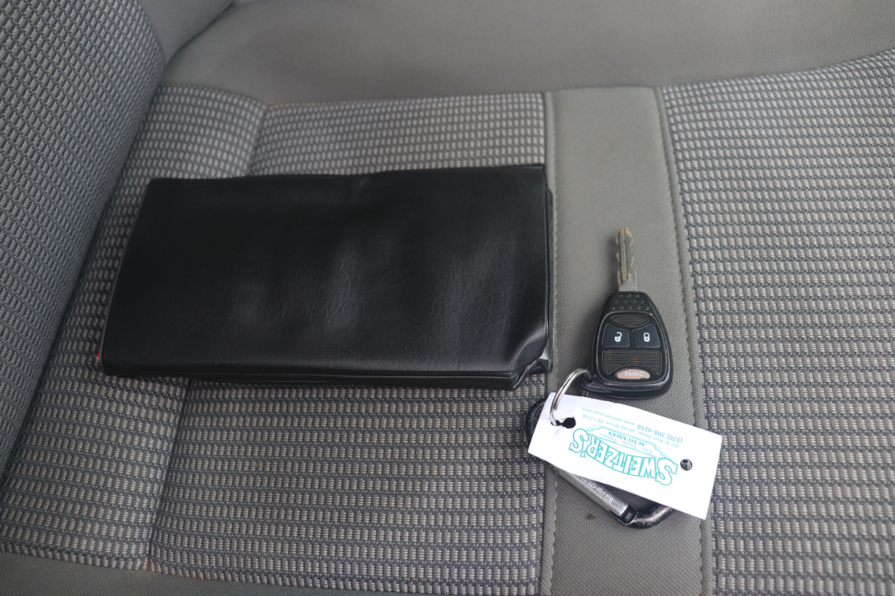 Dodge Ram 2500 4dr Quad Cab 140.5 4WD SLT 2006