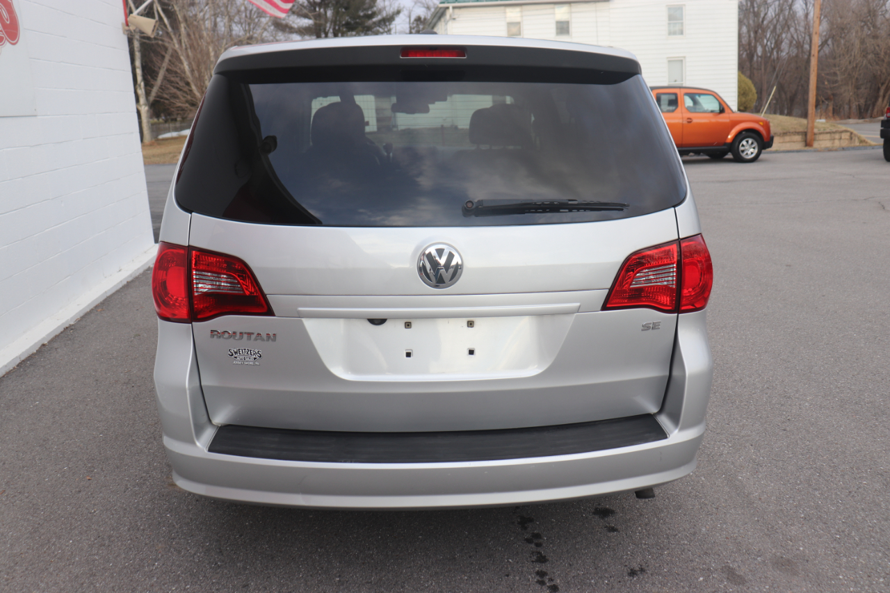 Volkswagen Routan 4dr Wgn SE 2010