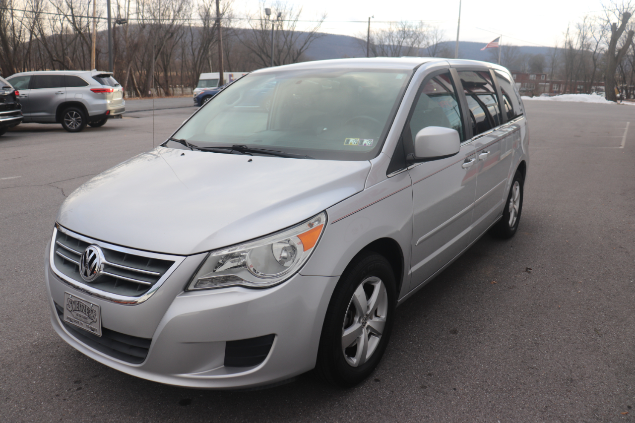Volkswagen Routan 4dr Wgn SE 2010