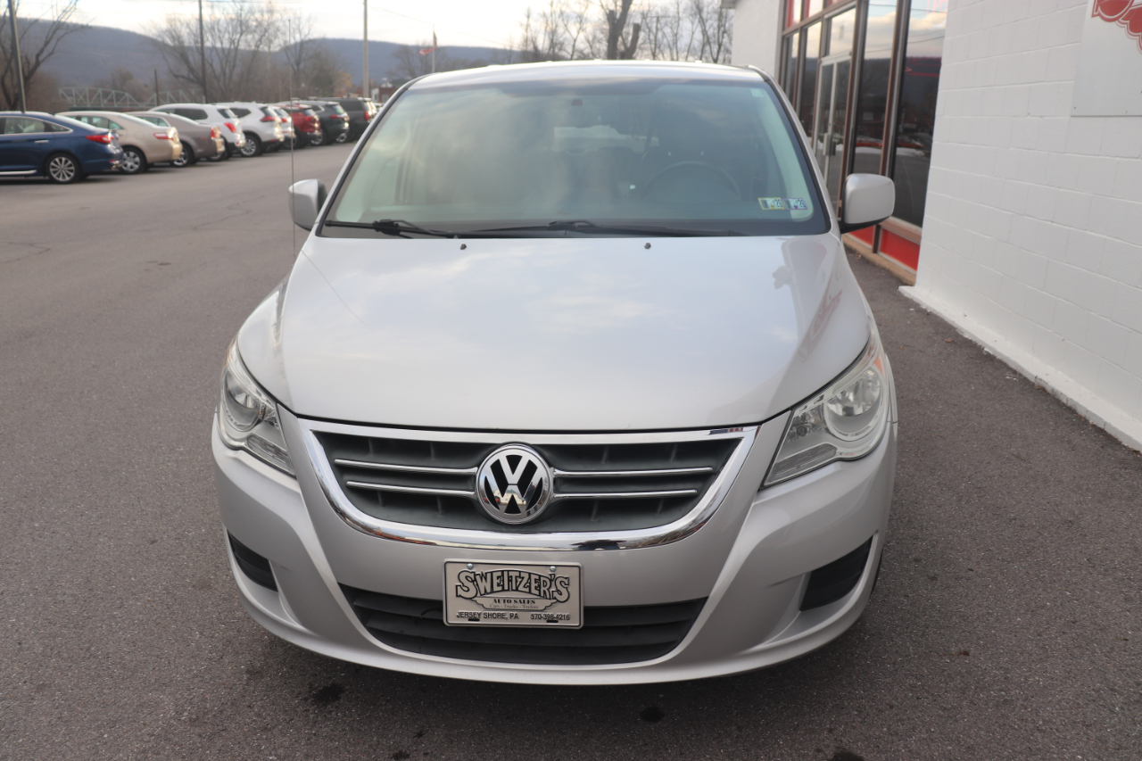 Volkswagen Routan 4dr Wgn SE 2010
