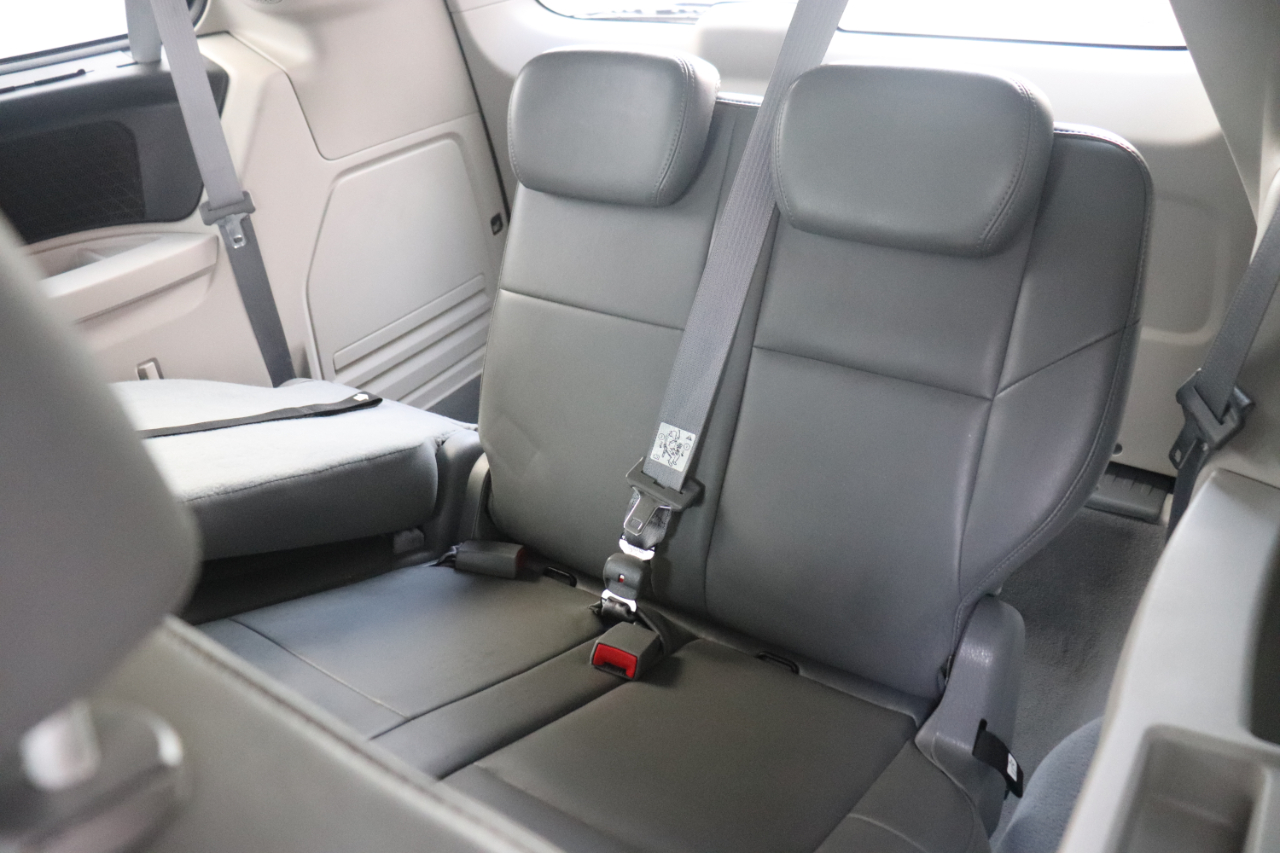 Volkswagen Routan 4dr Wgn SE 2010