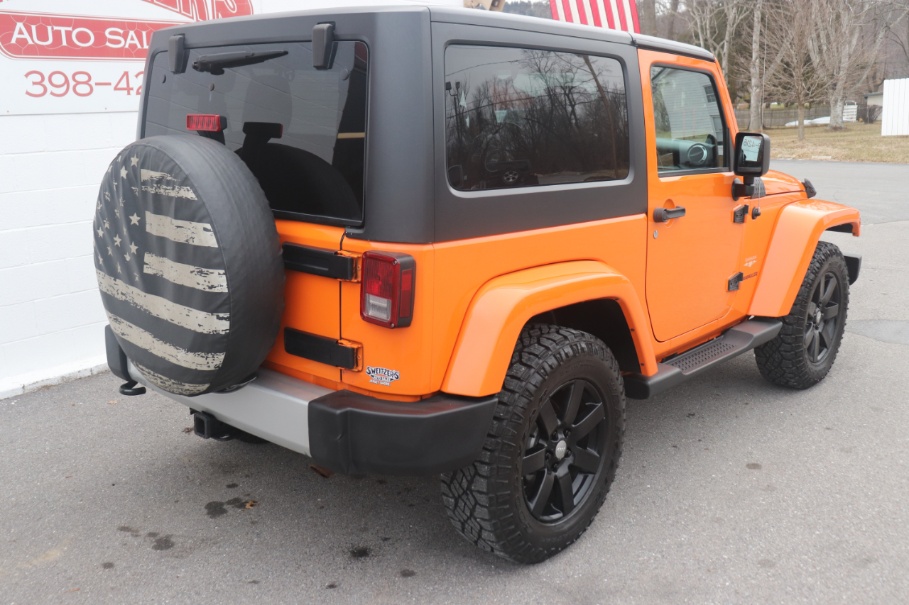 Jeep Wrangler 4WD 2dr Sahara 2012