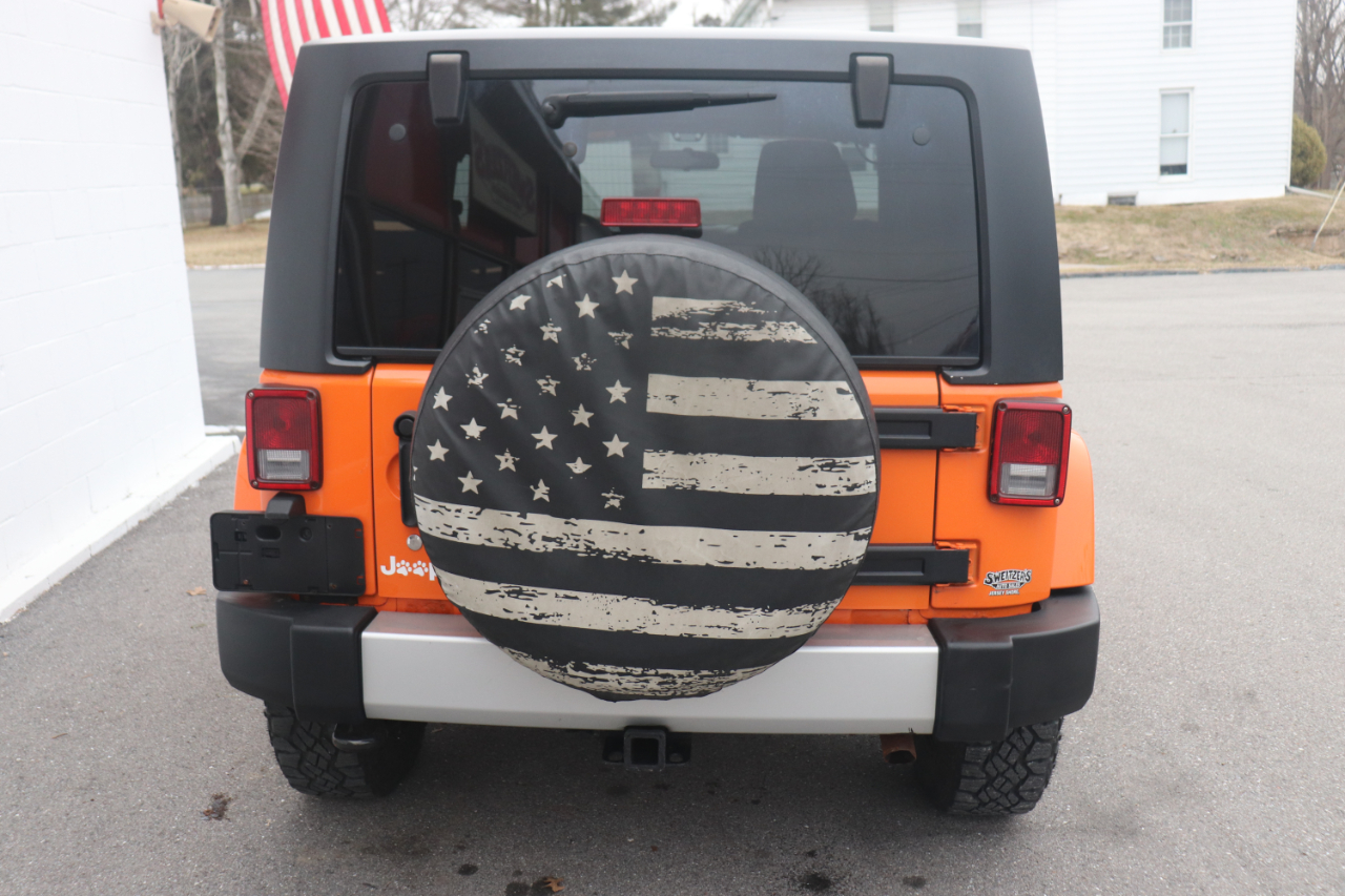 Jeep Wrangler 4WD 2dr Sahara 2012