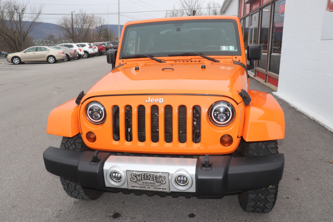 Jeep Wrangler 4WD 2dr Sahara 2012