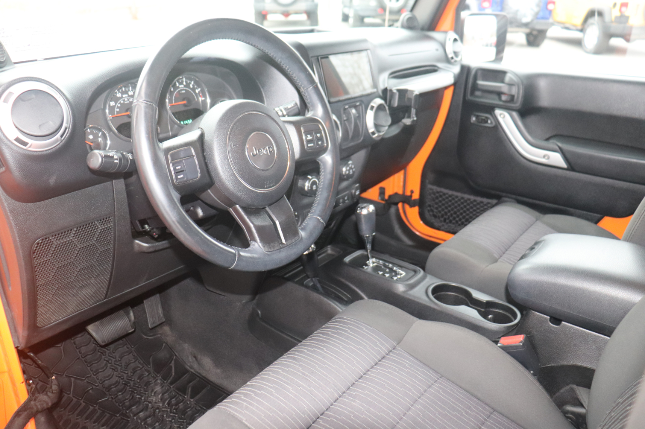 Jeep Wrangler 4WD 2dr Sahara 2012