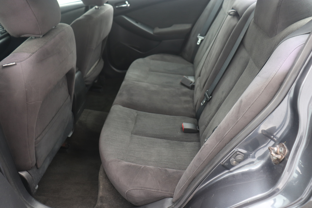 Nissan Altima 4dr Sdn I4 CVT 2.5 S 2010