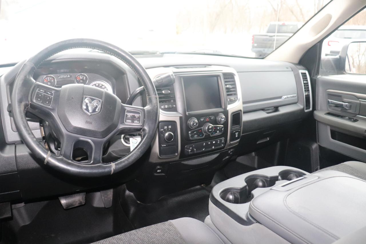 RAM 3500 Big Horn 4x4 Crew Cab 8' Box 2018