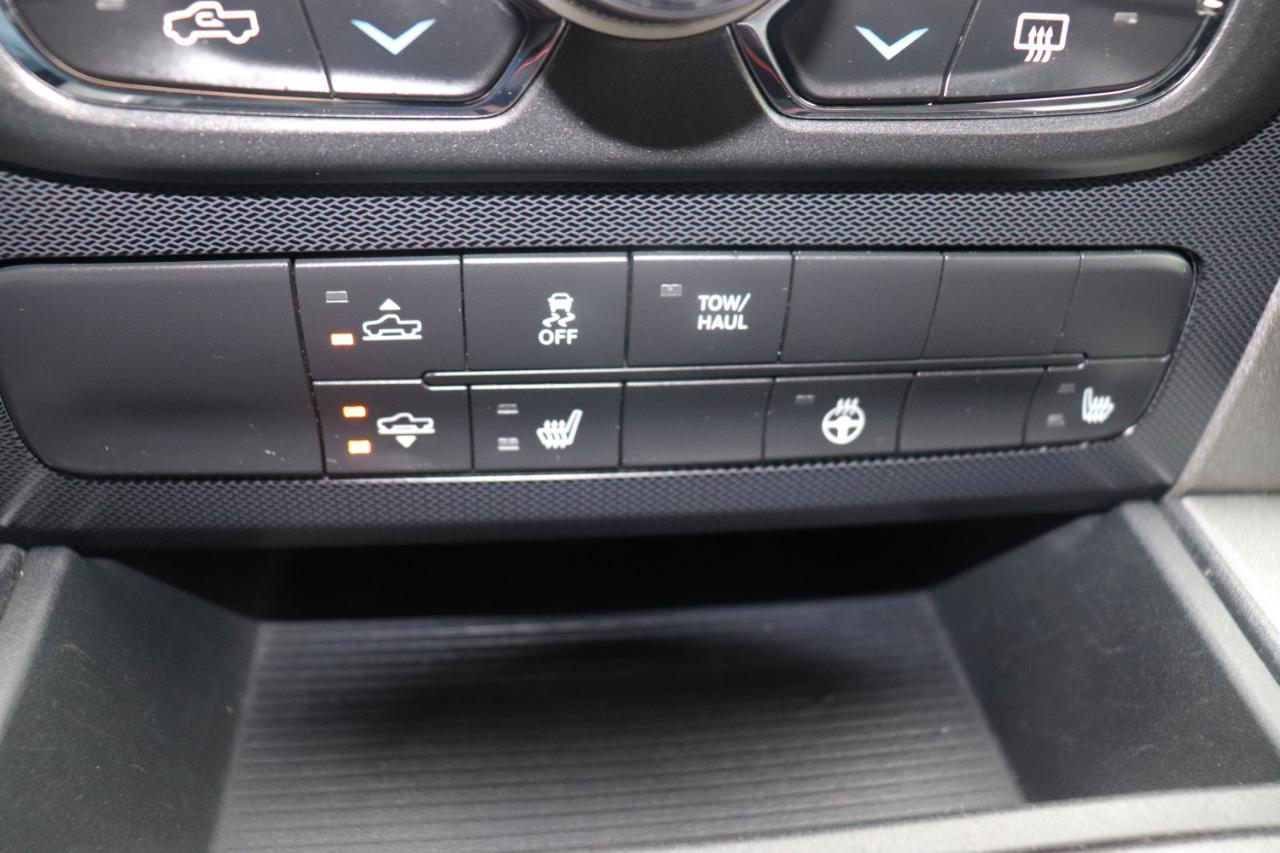 RAM 1500 4WD Crew Cab 140.5" Rebel 2016