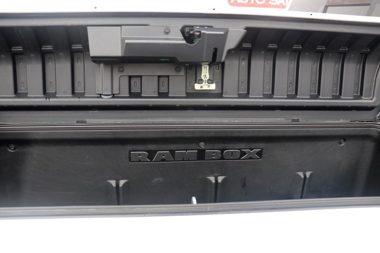 RAM 1500 4WD Crew Cab 140.5" Rebel 2016