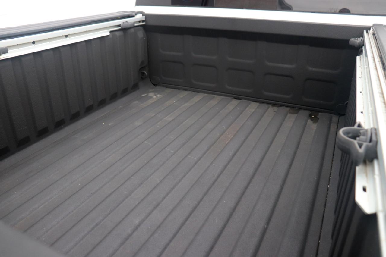 RAM 1500 4WD Crew Cab 140.5" Rebel 2016