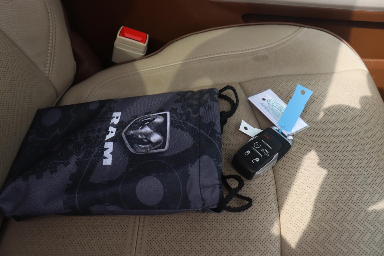 RAM 3500 Laramie 4x4 Crew Cab 8' Box 2021