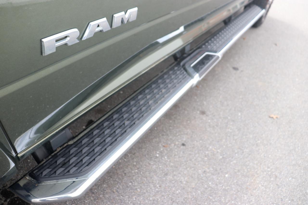 RAM 3500 Laramie 4x4 Crew Cab 8' Box 2021