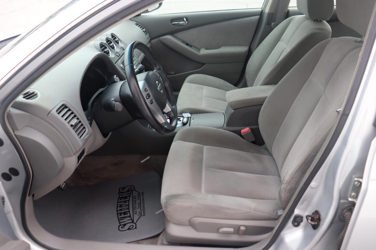 Nissan Altima 4dr Sdn I4 CVT 2.5 S 2009
