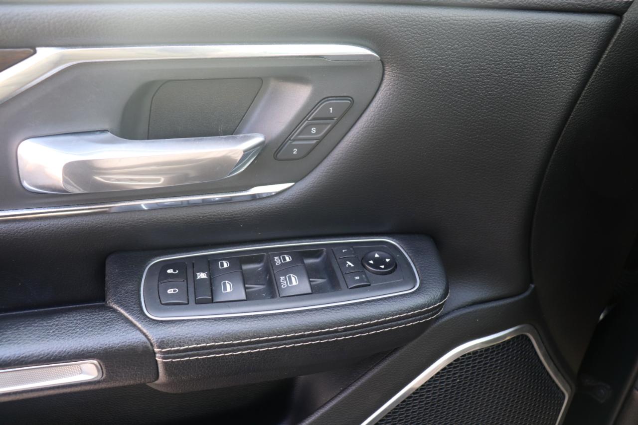 RAM 1500 Laramie 4x4 Crew Cab 5'7" Box 2021