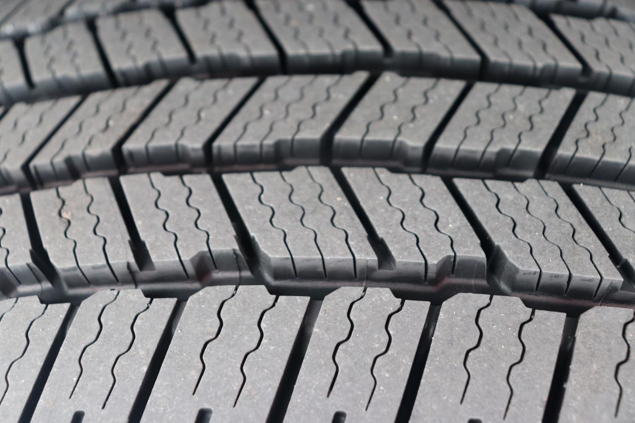 RAM 1500 Laramie 4x4 Crew Cab 5'7" Box 2021