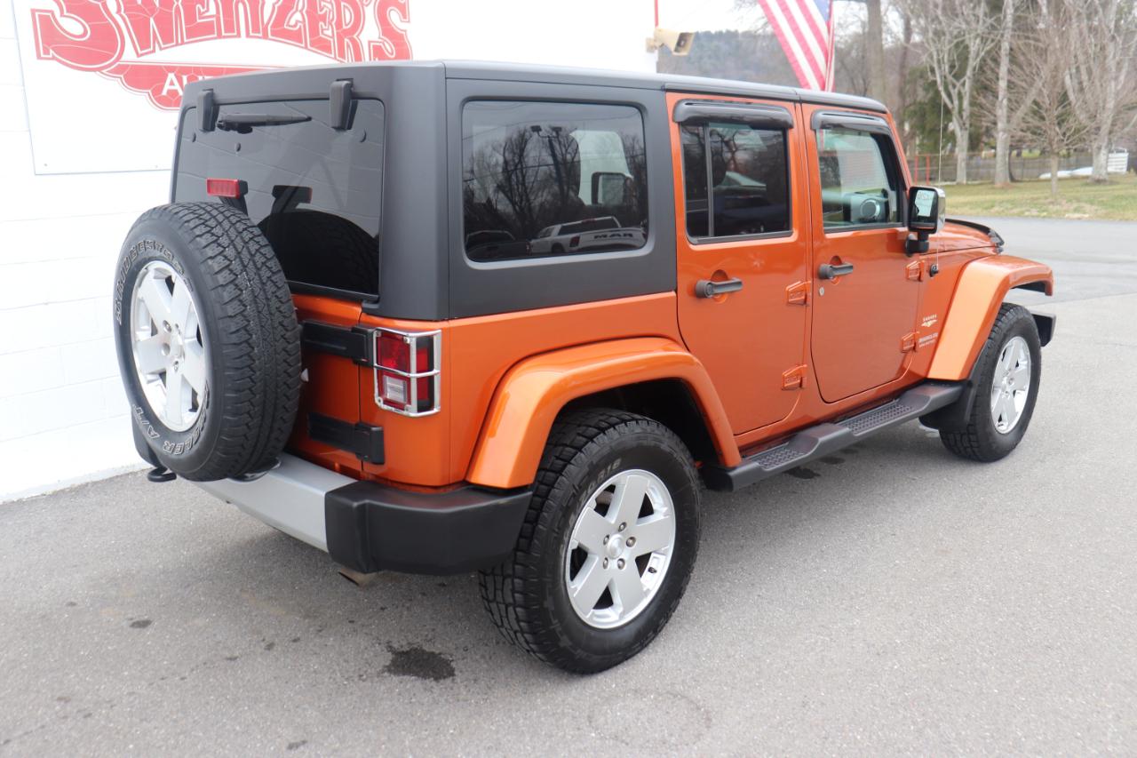 Jeep Wrangler Unlimited 4WD 4dr Sahara 2011