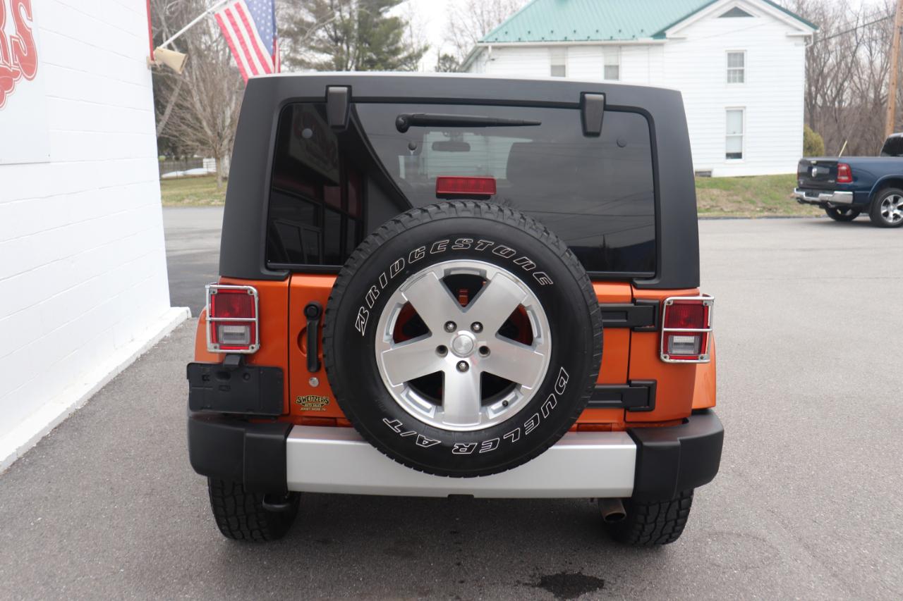 Jeep Wrangler Unlimited 4WD 4dr Sahara 2011