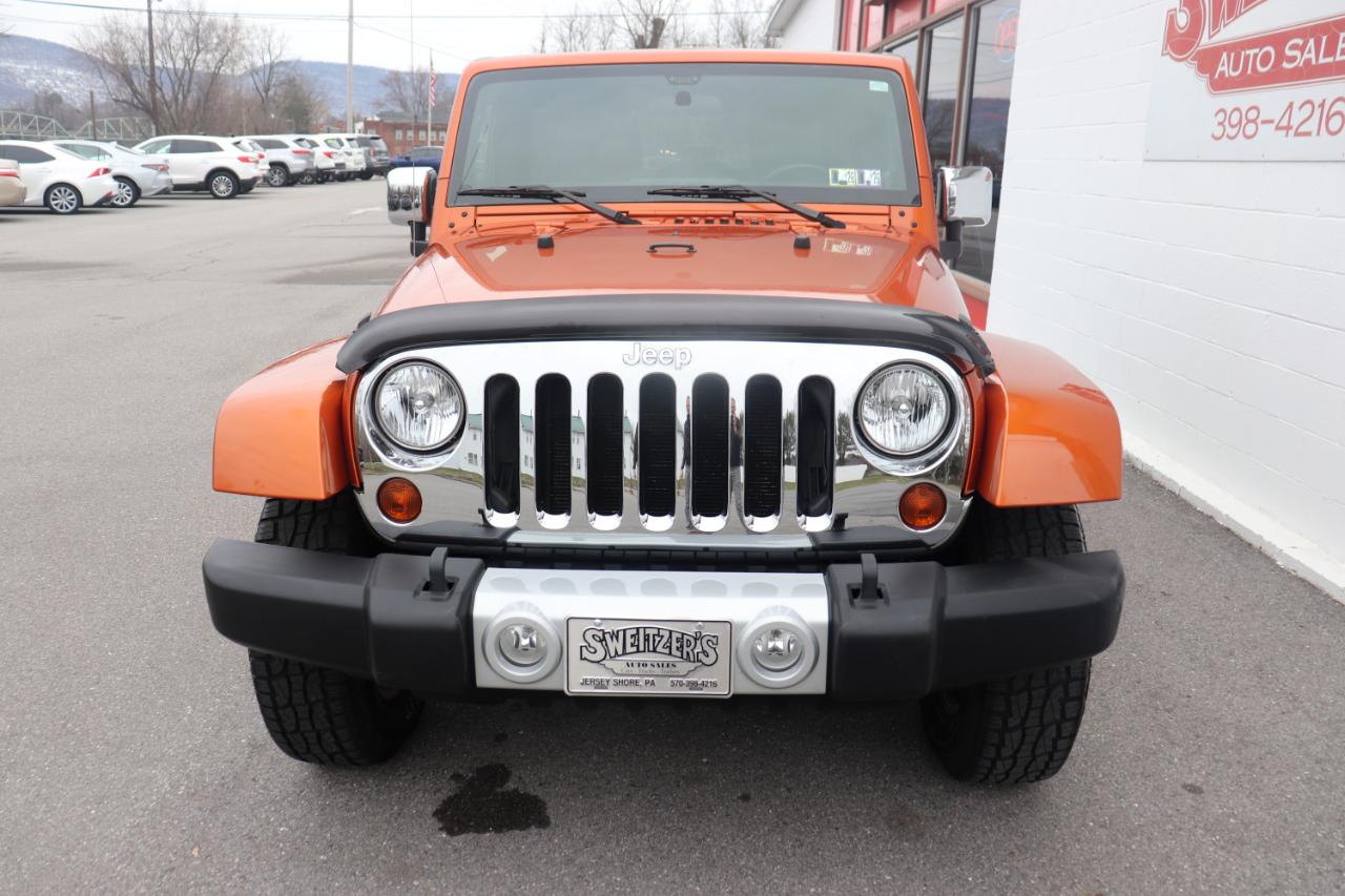 Jeep Wrangler Unlimited 4WD 4dr Sahara 2011