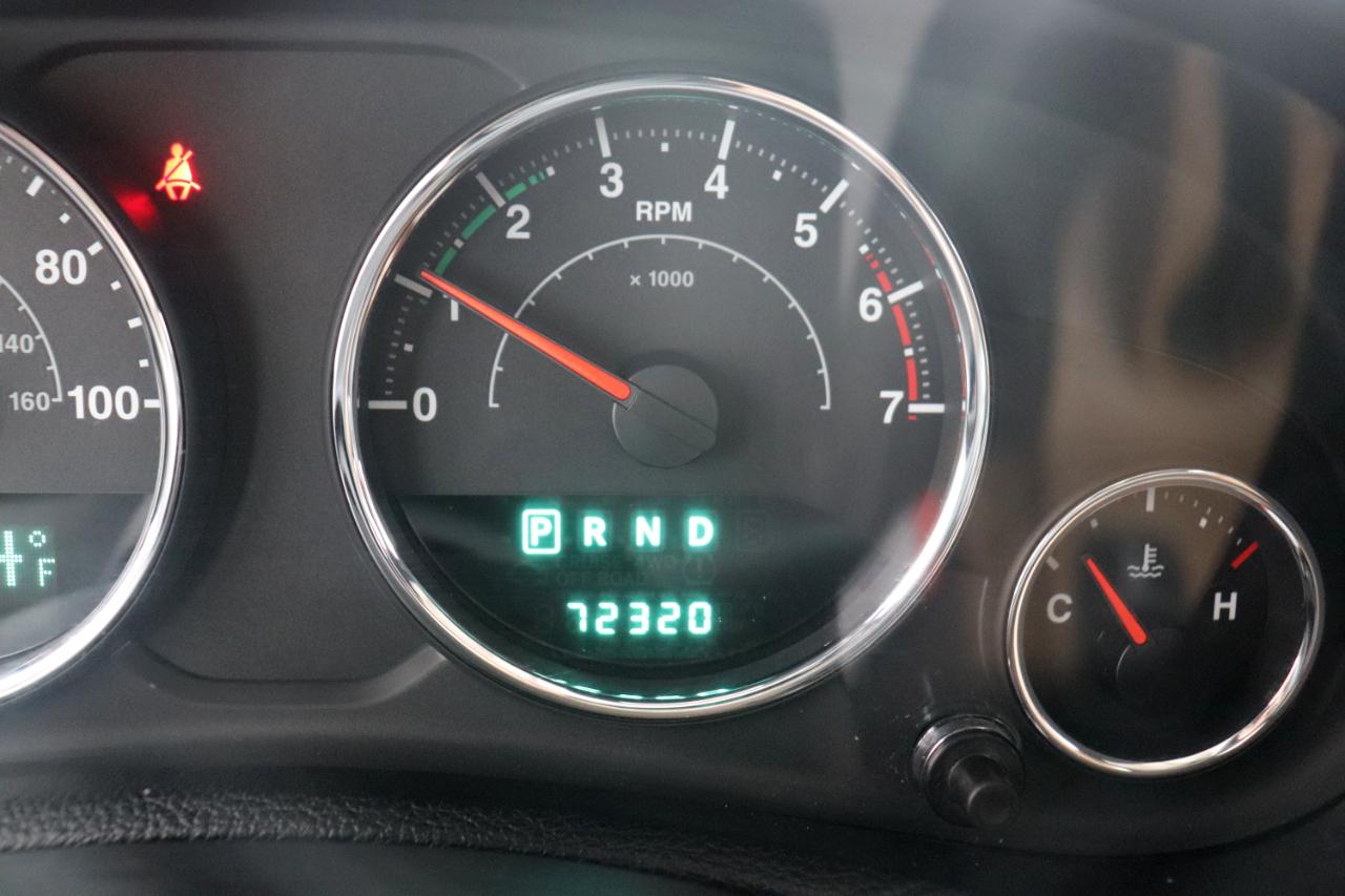 Jeep Wrangler Unlimited 4WD 4dr Sahara 2011