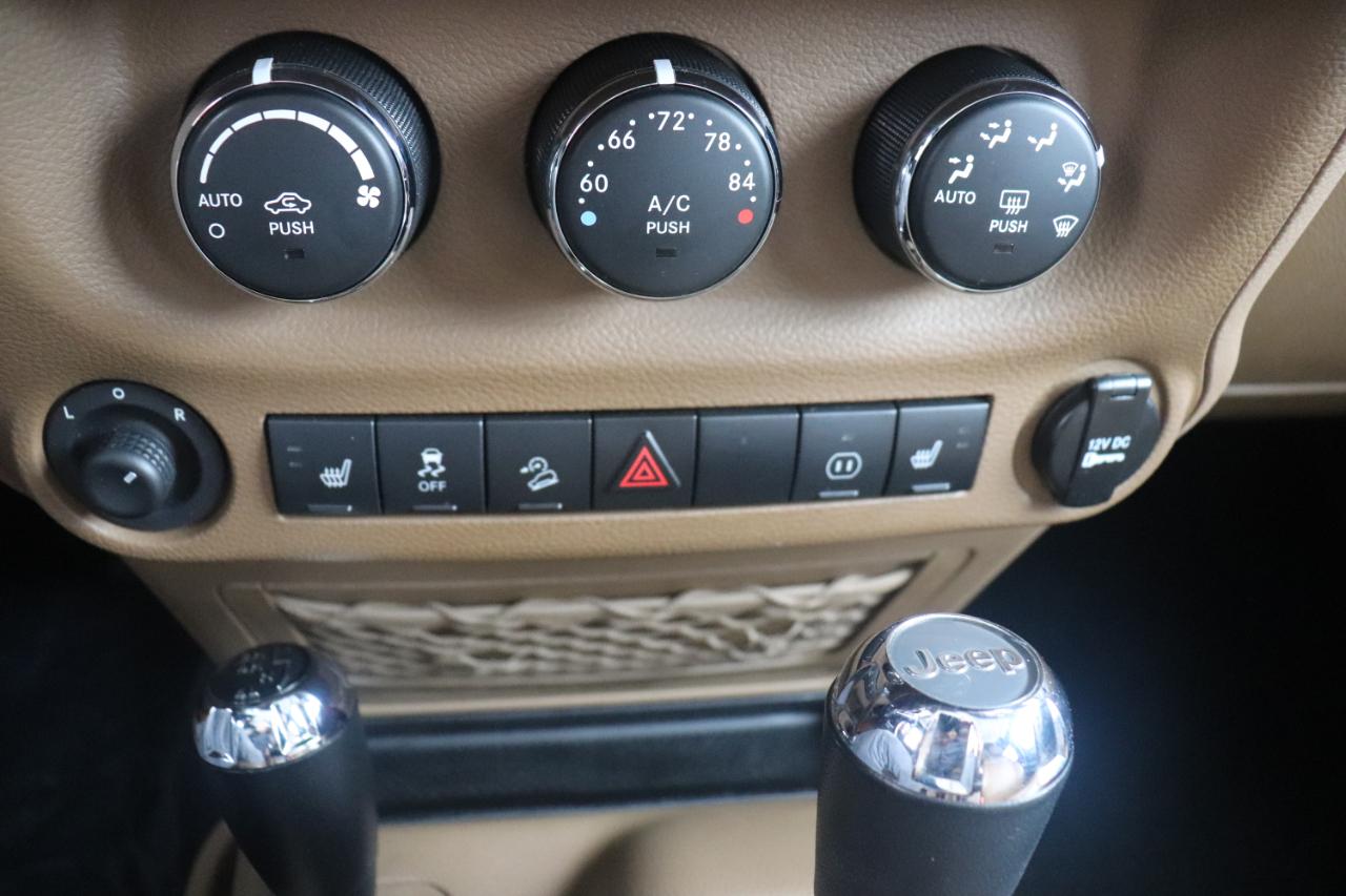 Jeep Wrangler Unlimited 4WD 4dr Sahara 2011