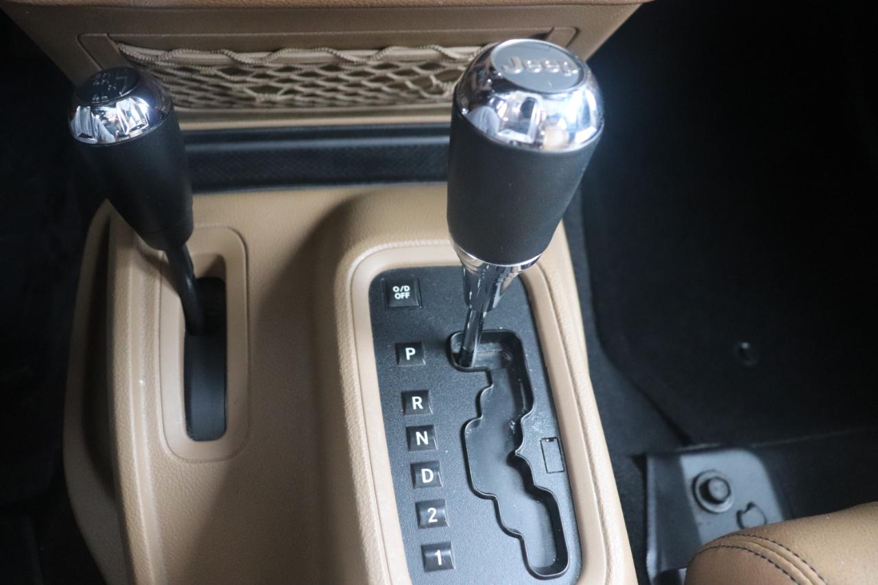 Jeep Wrangler Unlimited 4WD 4dr Sahara 2011