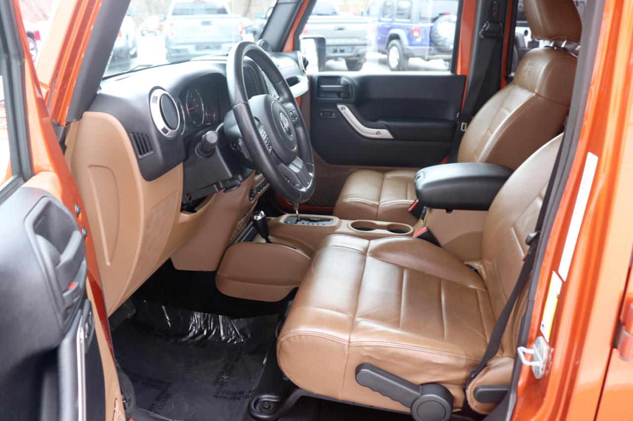 Jeep Wrangler Unlimited 4WD 4dr Sahara 2011