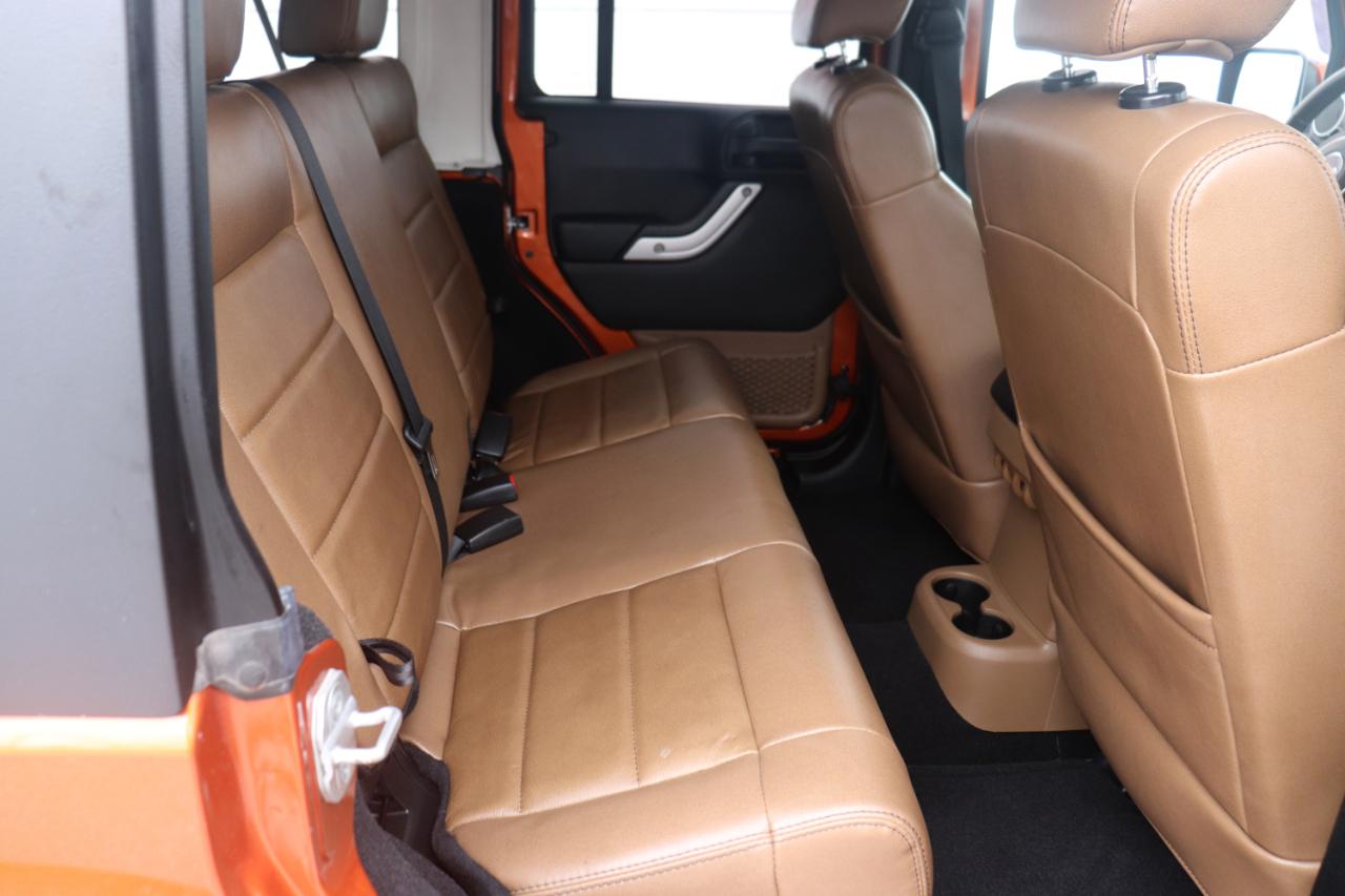 Jeep Wrangler Unlimited 4WD 4dr Sahara 2011