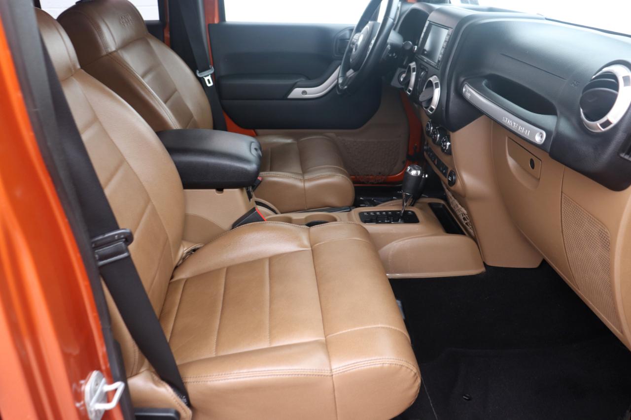 Jeep Wrangler Unlimited 4WD 4dr Sahara 2011